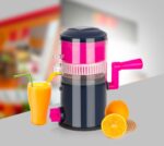 Hand juicer